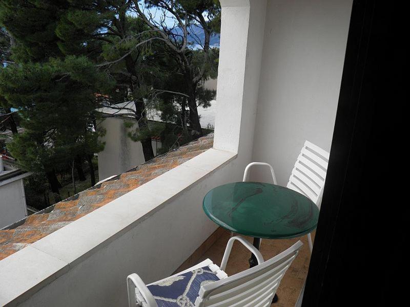 Apartments Angela - With Beautiful Courtyard Brela Extérieur photo