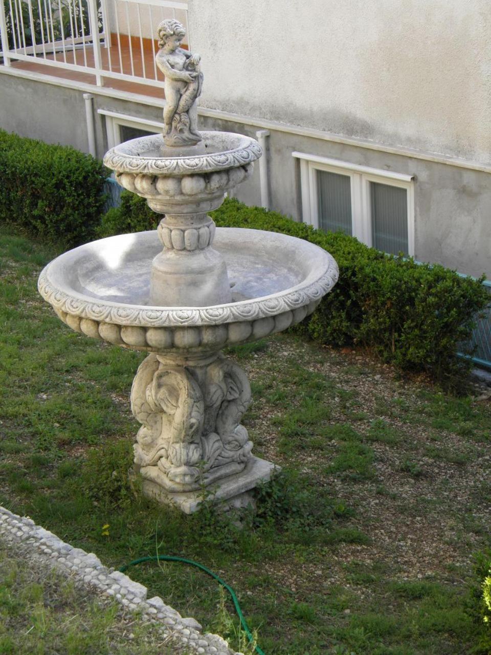 Apartments Angela - With Beautiful Courtyard Brela Extérieur photo